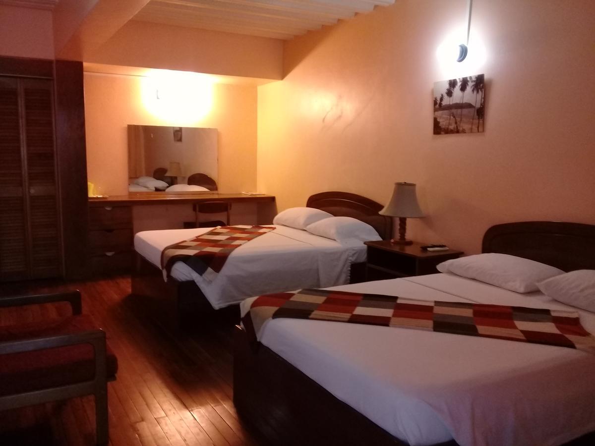 Monique'S Guest House Maraval Ngoại thất bức ảnh